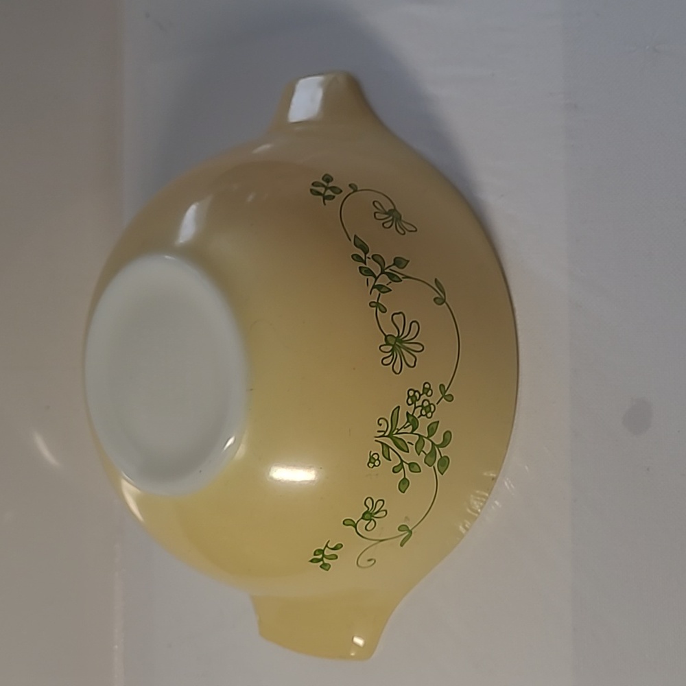 Vintage  Pyrex Shenandoah pattern Cinderella nesting bowl 442-1.5l
